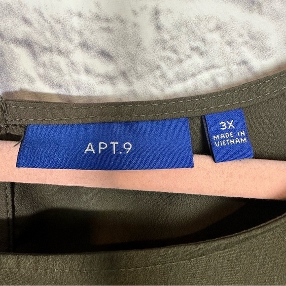 Apt 9 Floral Green Bell Sleeve Flowy Blouse Top Size 3X - Picture 4 of 9